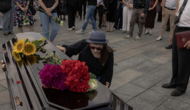 L'Ukraine rend un dernier hommage à la journaliste Victoria Roshchyna, morte en captivité en Russie