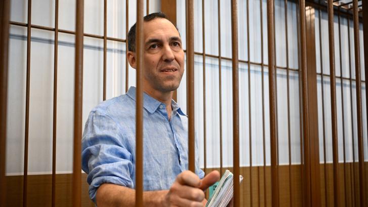 Laurent Vinatier, un chercheur français accusé d’avoir recueilli des informations militaires russes sans s’être enregistré comme « agent étranger », le 3 septembre 2024.(Photo by Alexander NEMENOV / AFP)