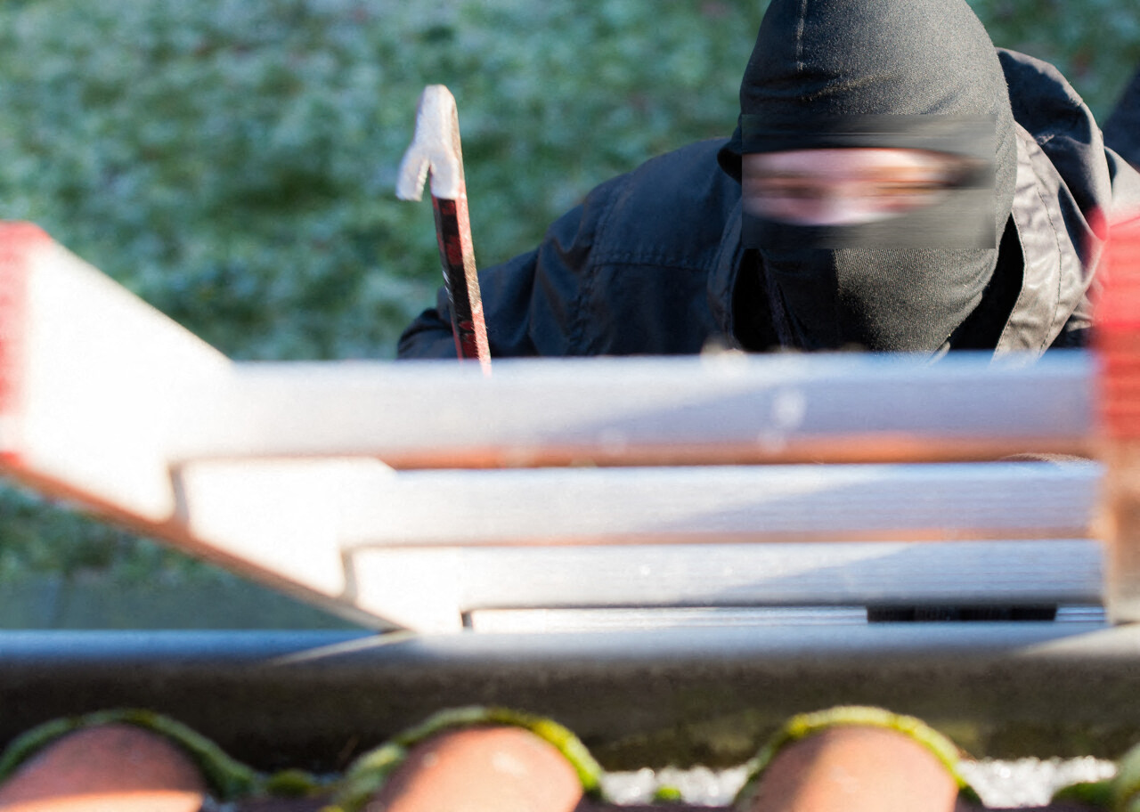 Près de Toulouse. Le cambrioleur grimpe dans la maison par une échelle, mais son aventure tourne court