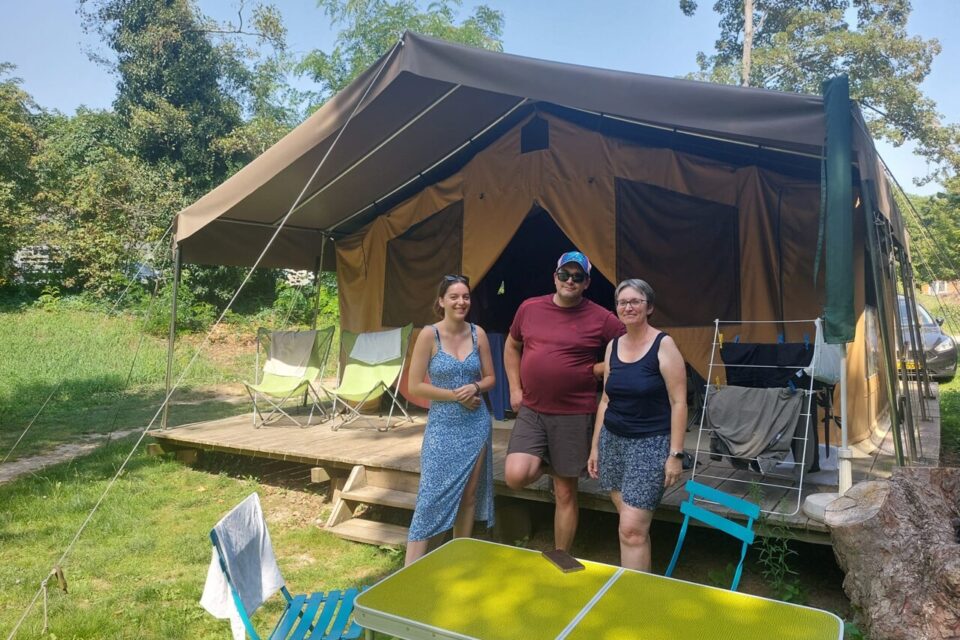 Cali, Fabrice et Isabelle sont venus passer 10 jours de vacances dans le camping de Strasbourg et comptent profiter du centre-ville mais aussi de EuropaPark.