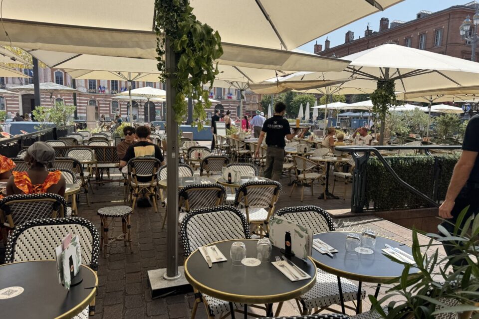 La terrasse des Illustres avec 