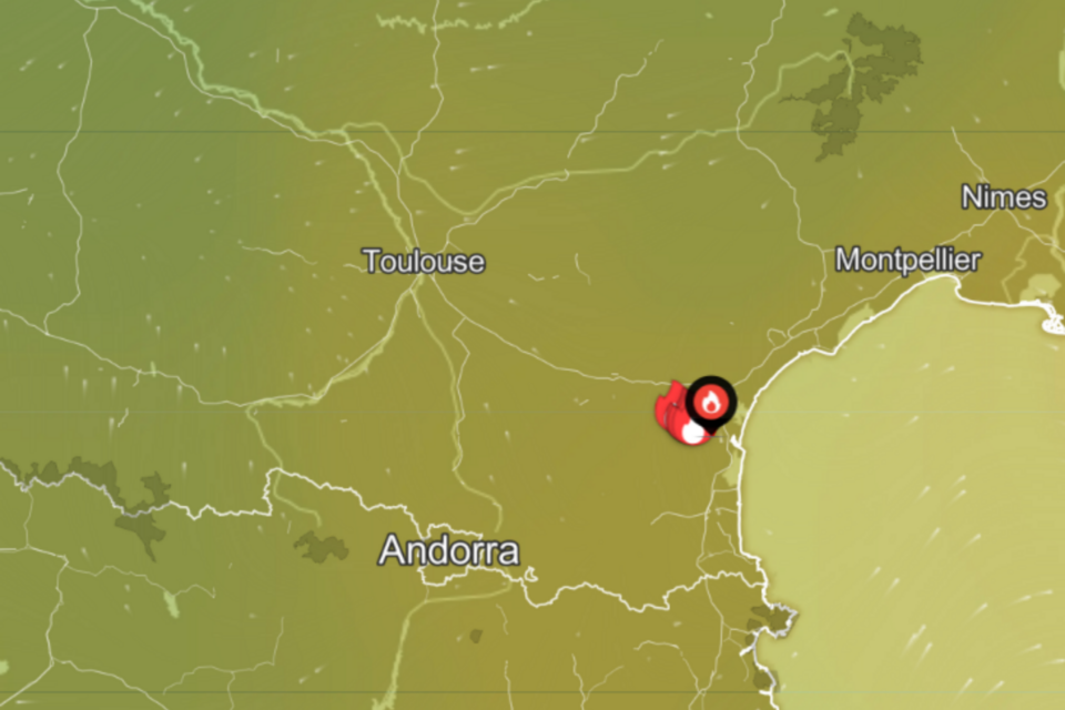 La fumée se dirige tout droit vers Toulouse, porté par un vent défavorable.