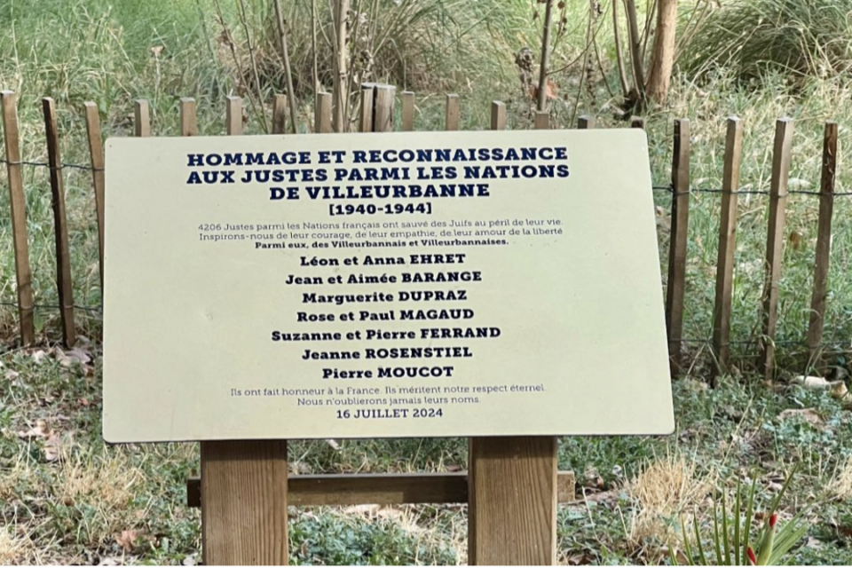 La plaque en hommage aux Justes de Villeurbanne a été arrachée.