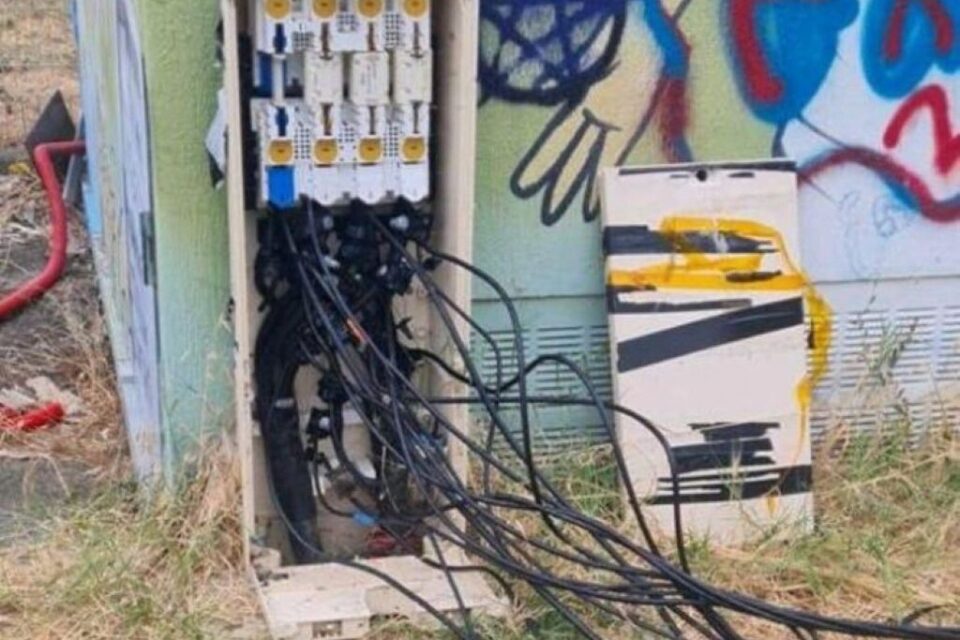 Pour se fournir en électricité, les gens du voyage se sont branchés au compteur Enedis.