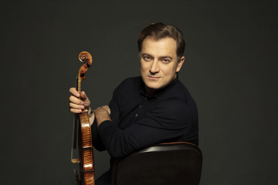 Renaud Capuçon célèbre l'anniversaire de la mort du compositeur Gabriel Fauré le samedi 17 août 2024 à la basilique Saint-Sauveur de Rocamadour.