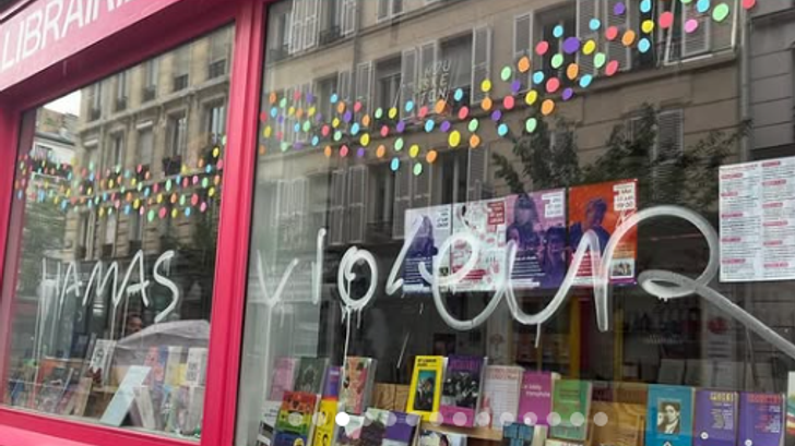 La librairie parisienne Violette and Co affirme être victime « d’une campagne d’intimidation, de dégradations » à cause de livres sur la Palestine.