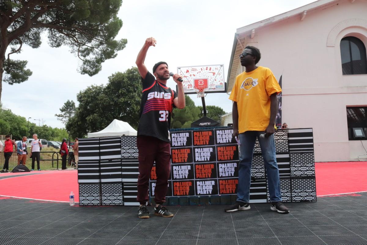 Le collectif « Ta Mère La Mieux » inverse les codes du battle rap au théâtre de verdure du parc Treulon.
