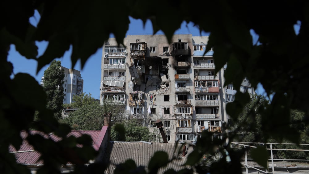 Six morts dans des frappes en Ukraine et deux raffineries de pétrole bombardées en Russie