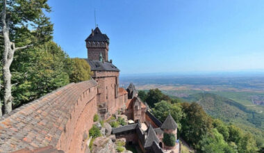 dormir dans ce magnifique château en Alsace ? Voici ce que propose cette offre d'emploi