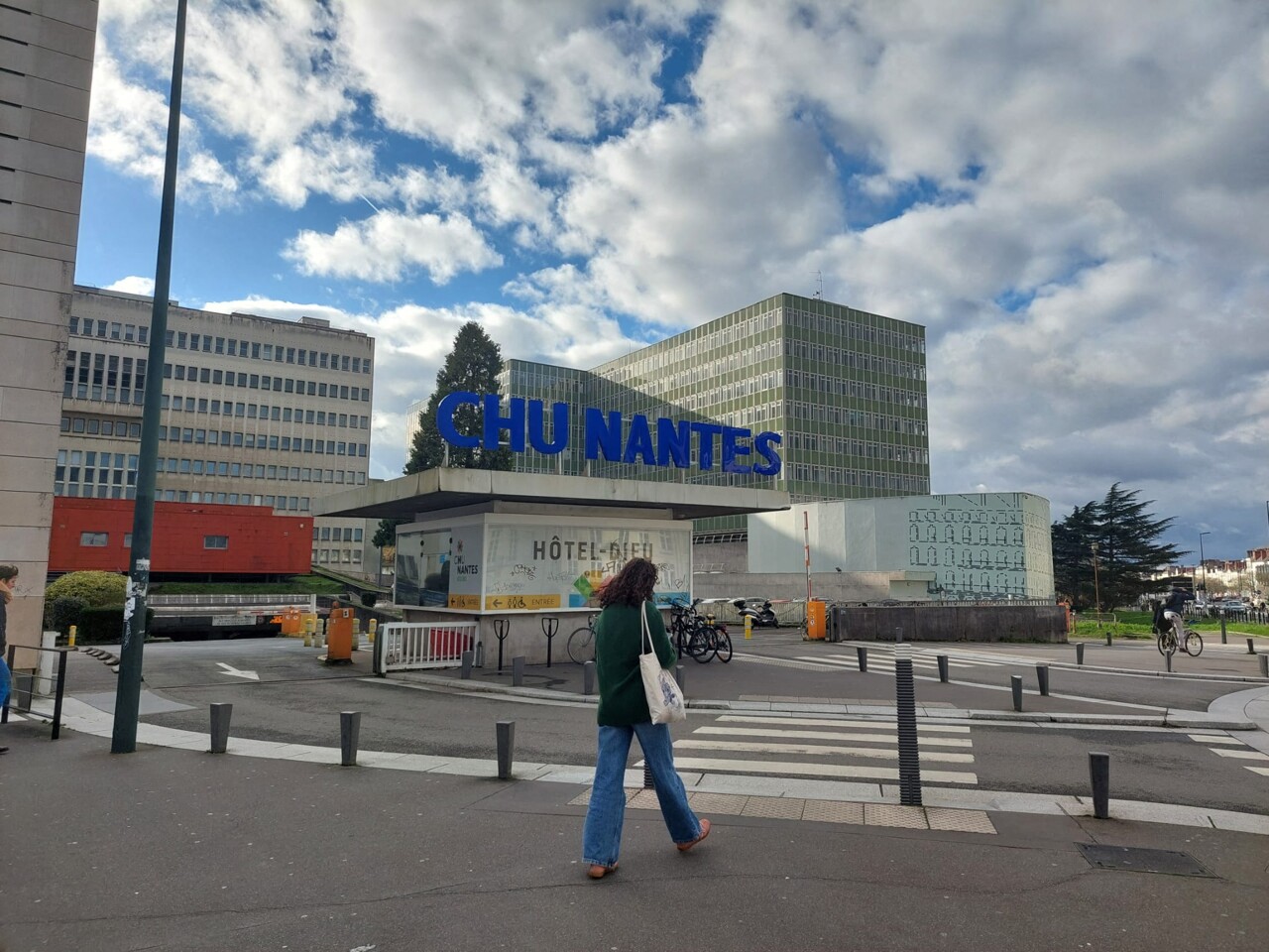 disparition d'une jeune fille de 14 ans du CHU de Nantes