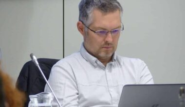 Claude Coutaz, avocat grenobloise spécialisé dans le droit des étrangers. © Manon Heckmann - Place Gre'net