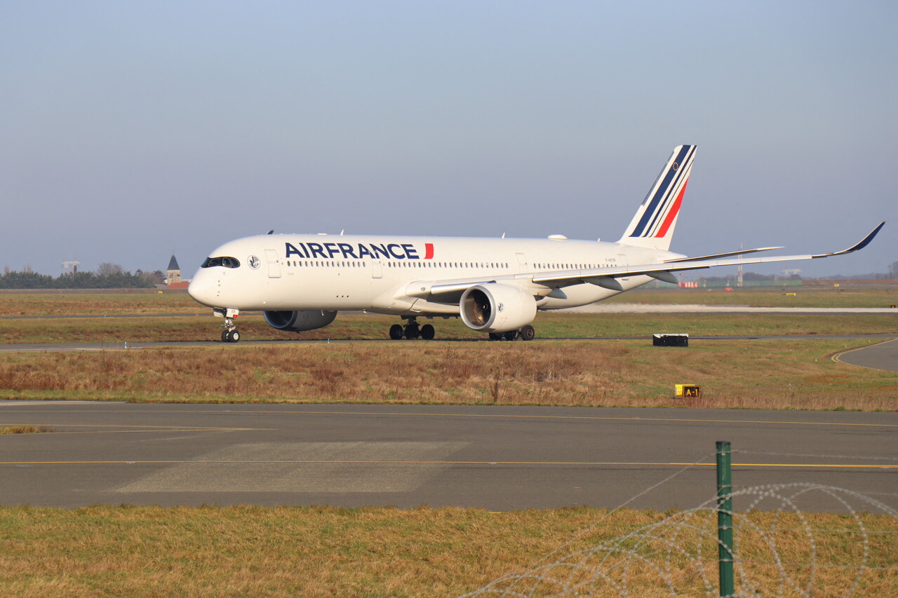 la mauvaise météo fait cinq blessés lors d'un vol Air France entre Paris et Ajaccio