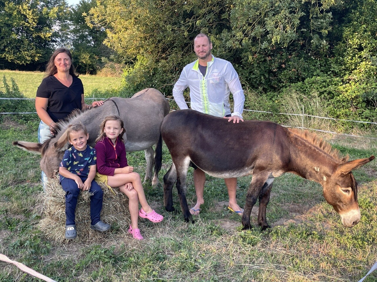 De Vertou à Clisson, cette famille a passé une semaine de vacances en autonomie avec... des ânes