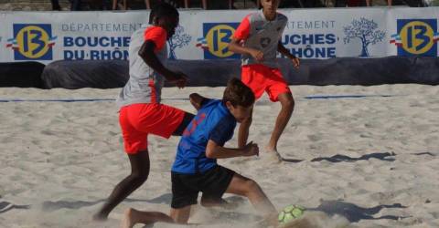 le Beach Soccer Week transforme les plages du Prado en terrain de jeu géant