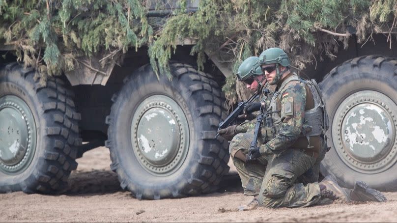 Des soldats allemands participent à l'exercice international des troupes divisionnaires « Grand Quadriga 2024 » à Pabrade, au nord de Vilnius, en Lituanie