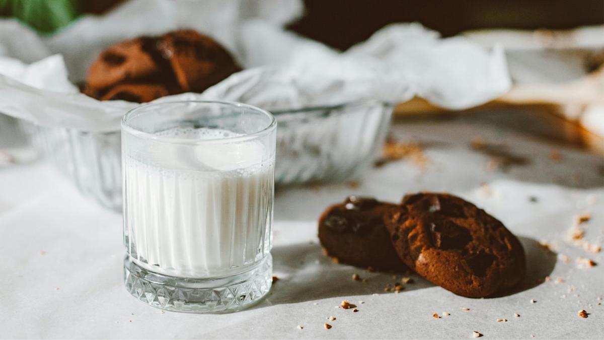 Ce lait que l’on consomme partout en France augmenterait le risque de crise cardiaque