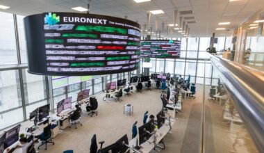 la Bourse de Paris recule, les taux d’emprunt de la France frôlent ceux de l’Italie