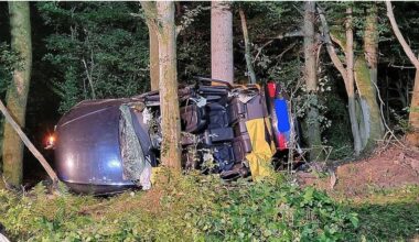 Une voiture britannique fait une sortie de route en Allemagne, deux couples mariés meurent
