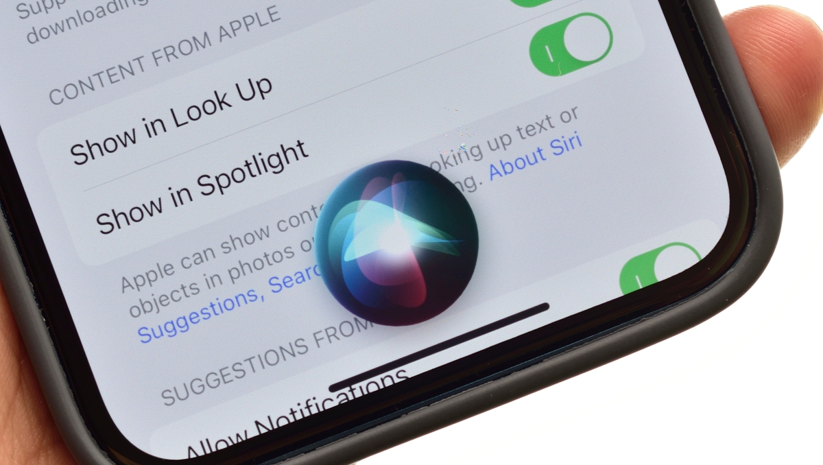 Siri est tellement à la traîne qu'Apple demande encore l'aide d'un concurrent pour l'IA