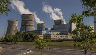 incendie dans une centrale nucléaire russe et un port pétrolier après une attaque de drone