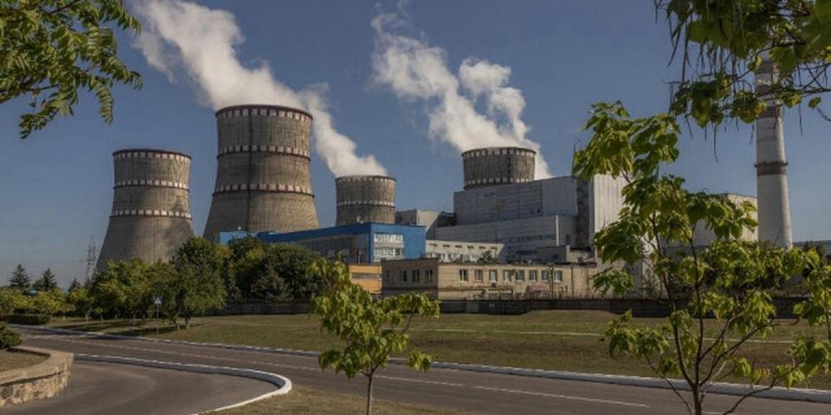 incendie dans une centrale nucléaire russe et un port pétrolier après une attaque de drone