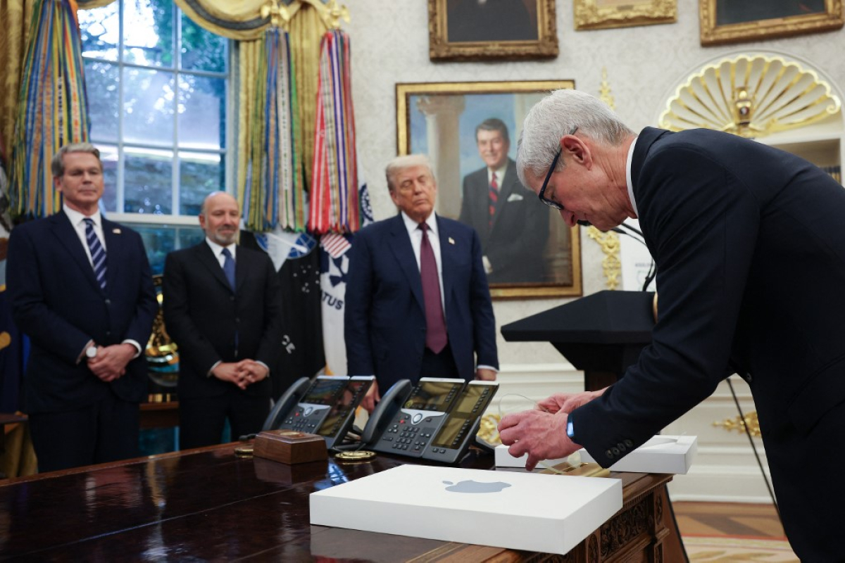 Cadeau en or "24 carats" et composants d'iPhone Made In Kentucky : Tim Cook et Apple font la cour à Trump à la Maison Blanche - 07/08/2025 à 14:01