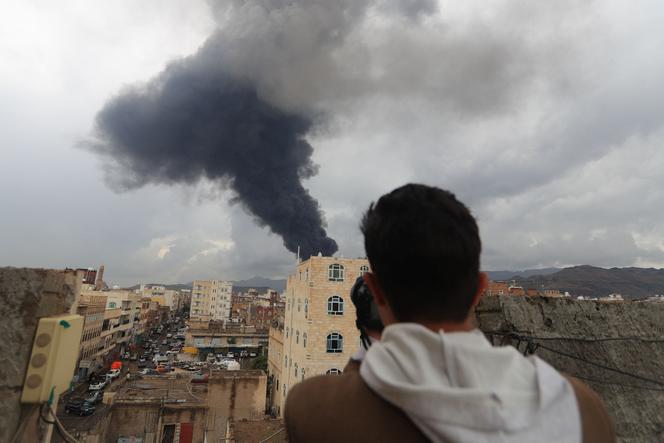 Vue de la capitale du Yémen, Sanaa, après les bombardements menés par Israël, le 24 août 2025.
