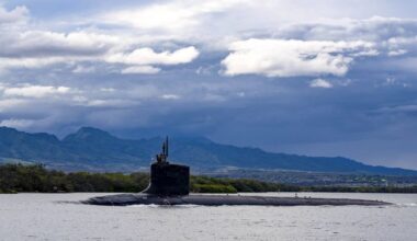 Pourquoi Trump déploie-t-il deux sous-marins nucléaires près de la Russie ?