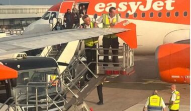 Un avion easyJet en direction de l'aéroport Paris-Charles-de-Gaulle percute un autre appareil sur le tarmac