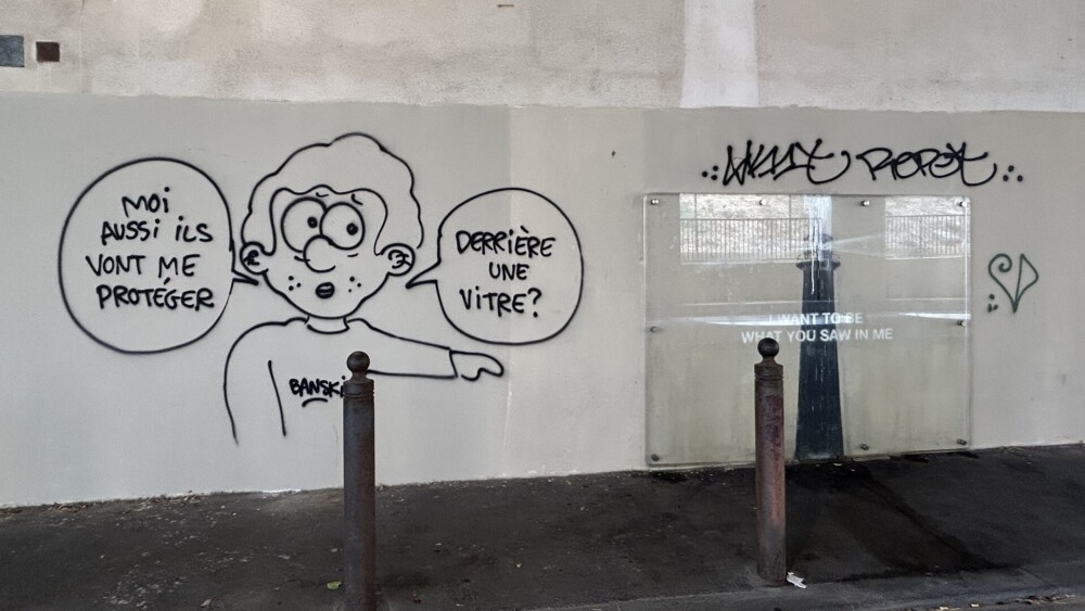 Une œuvre de "Banski" à Marseille à côté du phare de Banksy