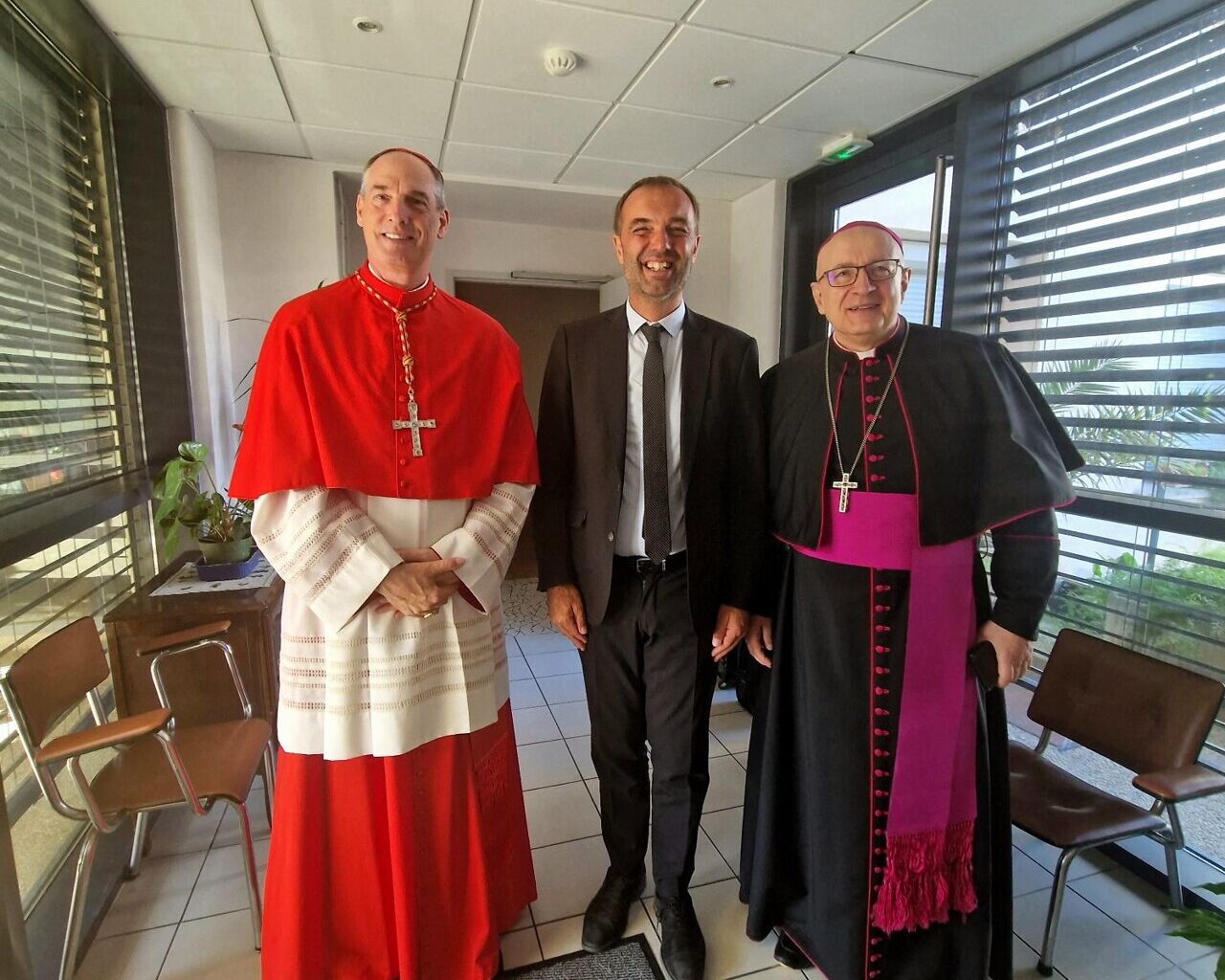pourquoi Michaël Delafosse a-t-il reçu le cardinal François Bustillo ?