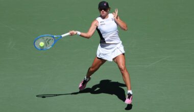 Bousculée par Suzan Lamens, Iga Swiatek s'impose en trois sets et rallie le 3e tour de l'US Open - L'Équipe