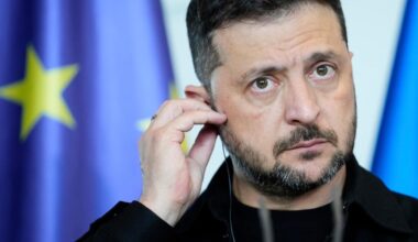 Volodymyr Zelensky annonce qu’il se rendra lundi à Washington, après le sommet entre Donald Trump et Vladimir Poutine