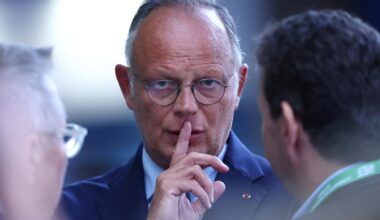 «D’accord» avec le «constat» de François Bayrou, Édouard Philippe alerte sur le «nœud coulant» de la dette