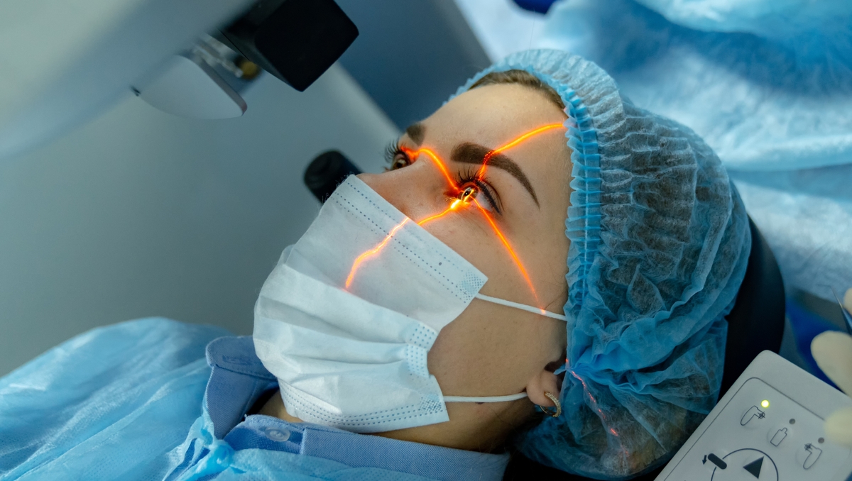 Corriger la vue sans LASIK : une méthode douce, pas chère et sans scalpel impressionne