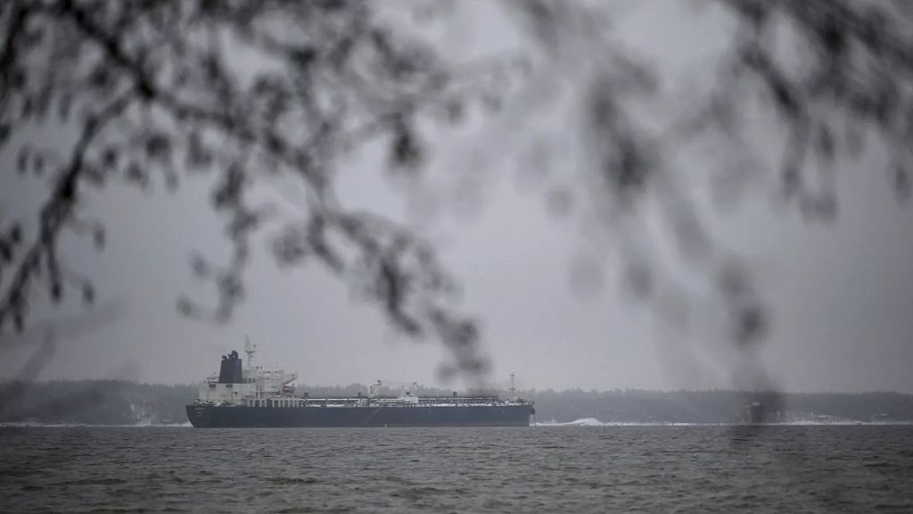 Le pétrolier Eagle S, immatriculé aux Îles Cook, est ancré près du port de Kilpilahti à Porvoo, le 30 décembre 2024
