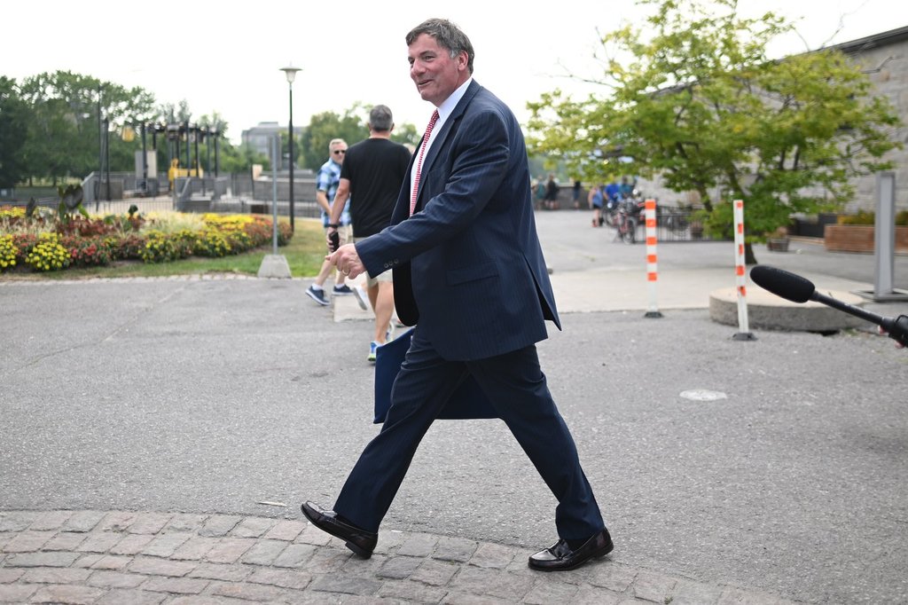 Dominic LeBlanc a eu une réunion constructive avec Howard Lutnick à Washington