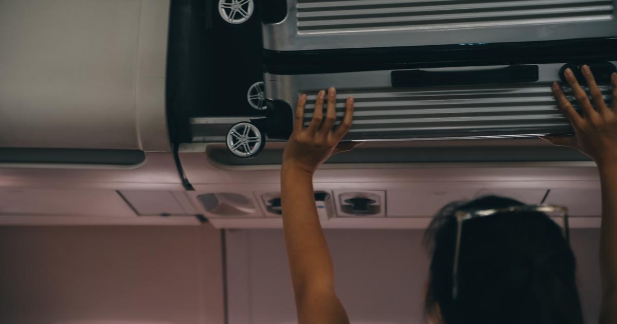 Une Néo-Zélandaise arrêtée après avoir voyagé avec une enfant de deux ans dans sa valise