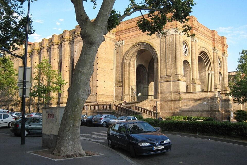 L'église Saint-Aubin accueille un concert avec orchestre.