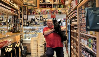 avec le chien Arold, cette épicerie cartonne