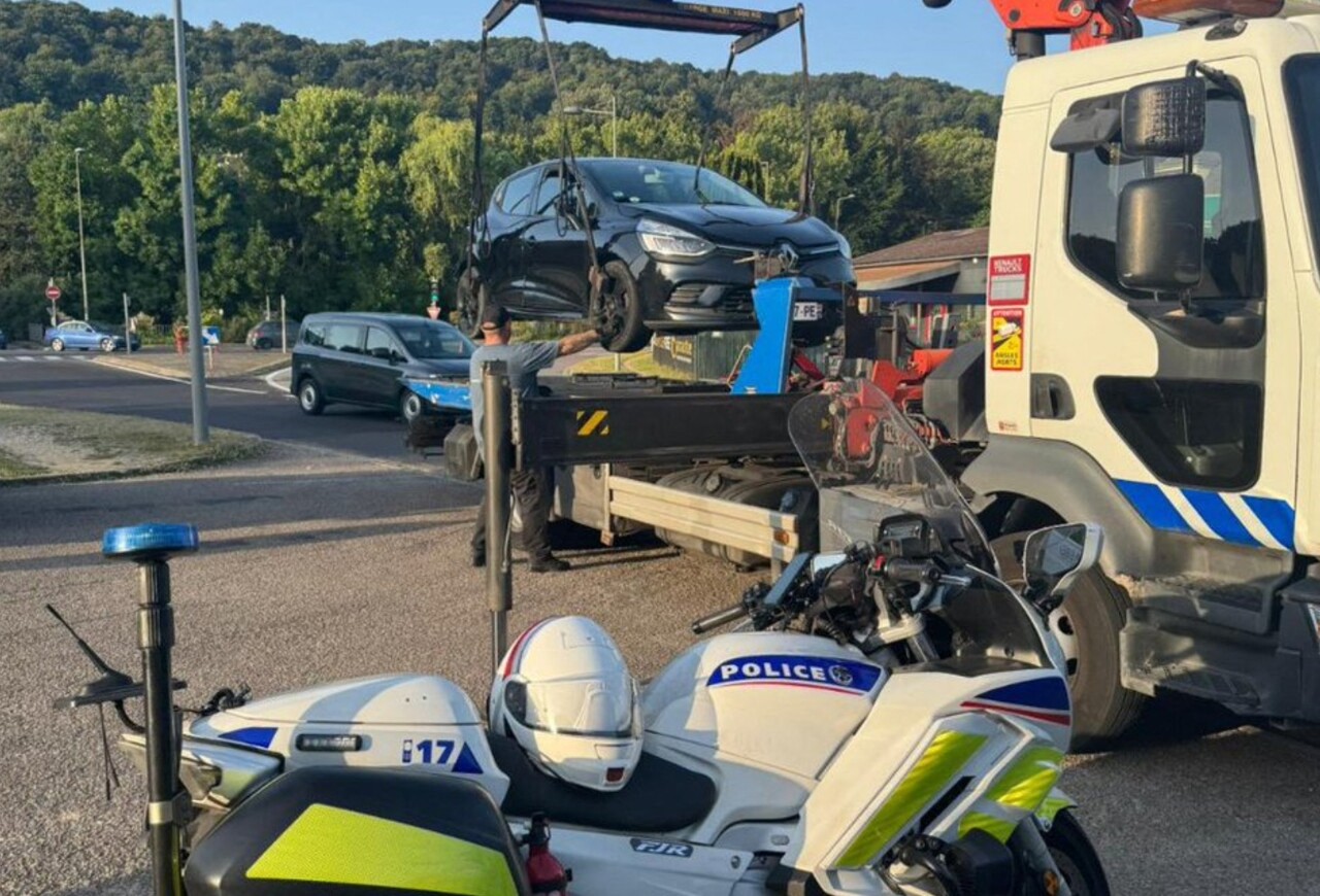 De bon matin, il bat des records de vitesse sur le pont Mathilde à Rouen