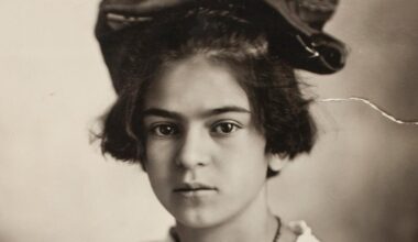 Artiste mexicaine, étudiante érudite... Frida Kahlo, la fillette moquée puis sauvée par la peinture