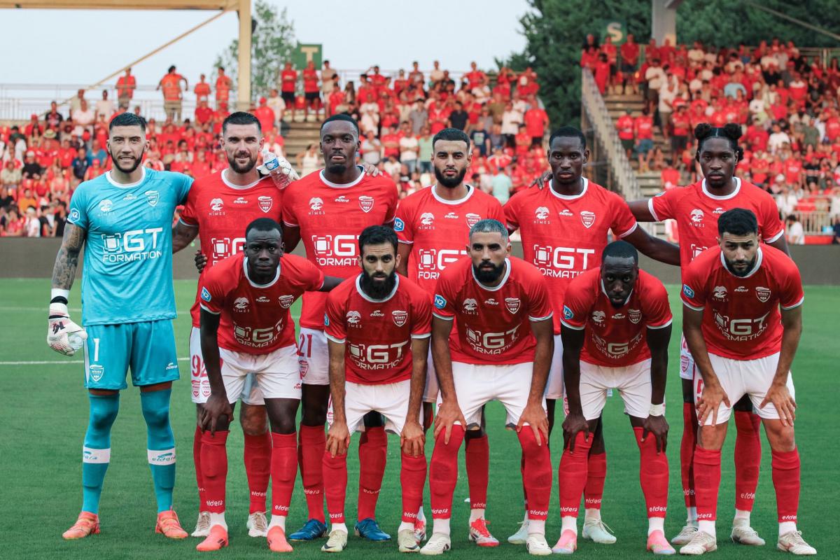 pour ses débuts en National 2, Nîmes frôle le record d'affluence de son stade