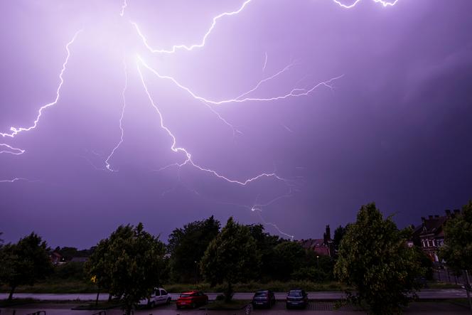 Un orage à Bruay-la-Buissière (Pas-de-Calais), le 14 juin 2025.