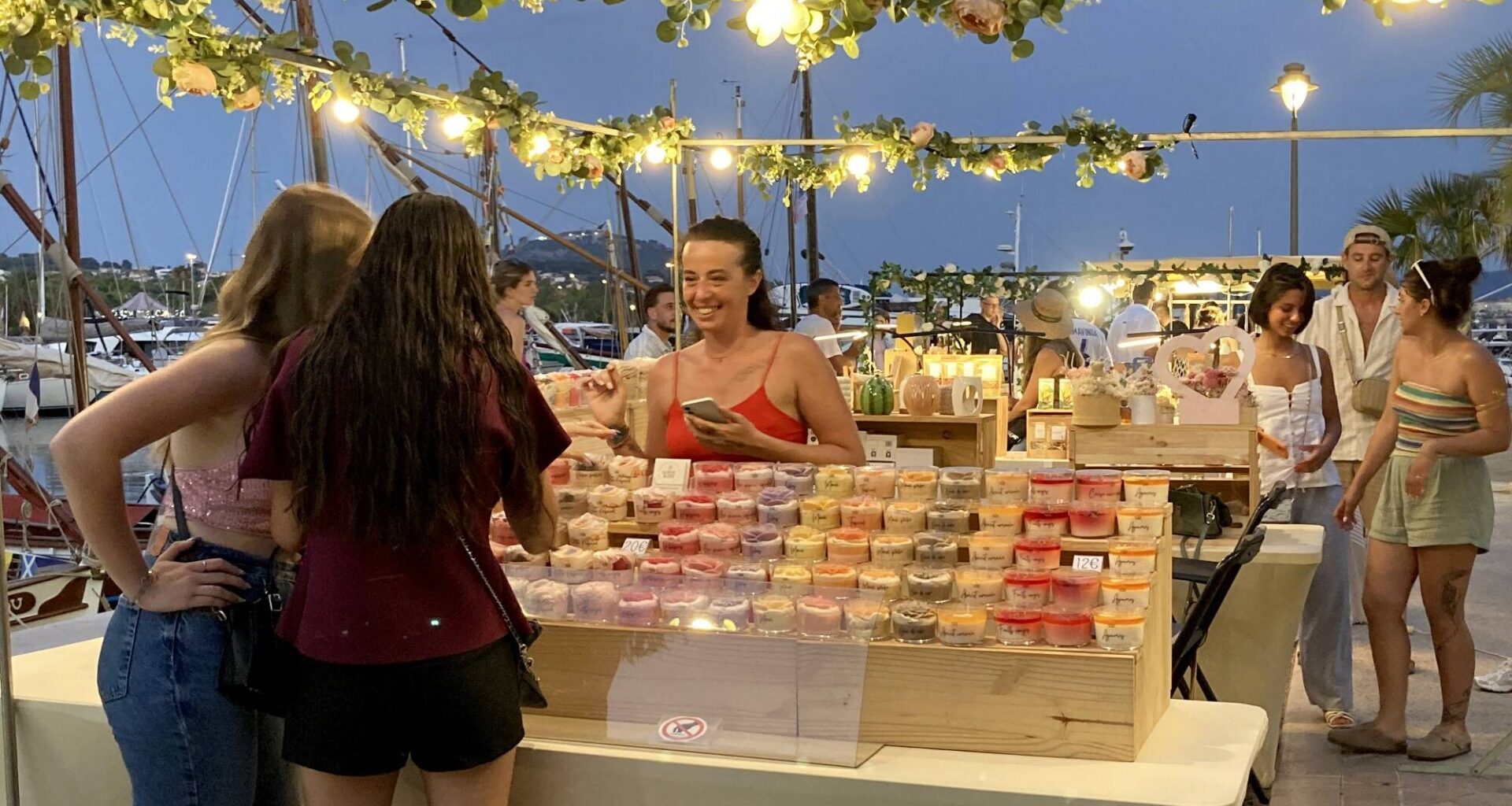Après deux mois d'été, l'heure du premier bilan pour les 86 artisans du marché nocturne de Sanary