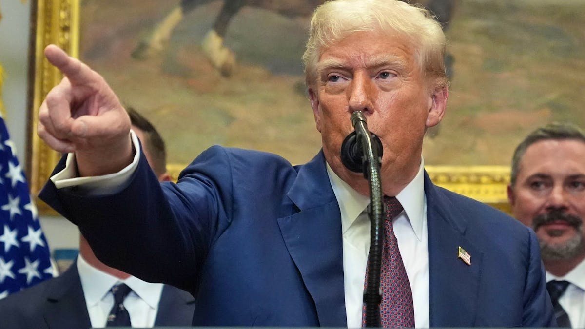 Tensions USA-Russie: Trump déploie deux sous-marins nucléaires