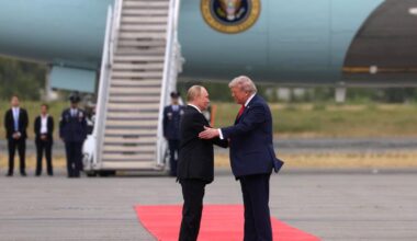 le président américain a offert à son homologue russe un retour très chorégraphié sur la scène diplomatique