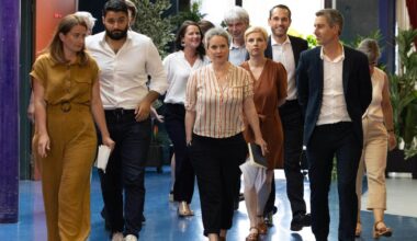 À gauche, une rentrée aux airs de veillée d’armes avant 2027
