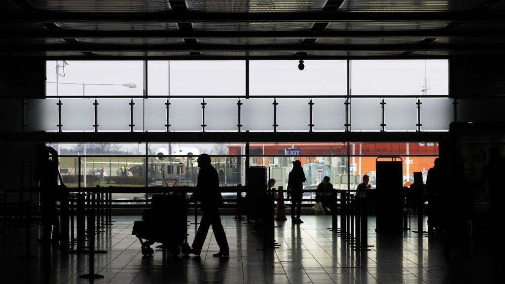 des niveaux record de polluants éternels détectés dans 17 aéroports