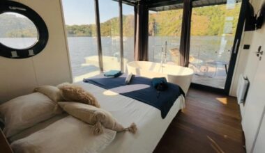 Nuit insolite : aventure flottante dans un house-boat, aux portes de Saint-Étienne